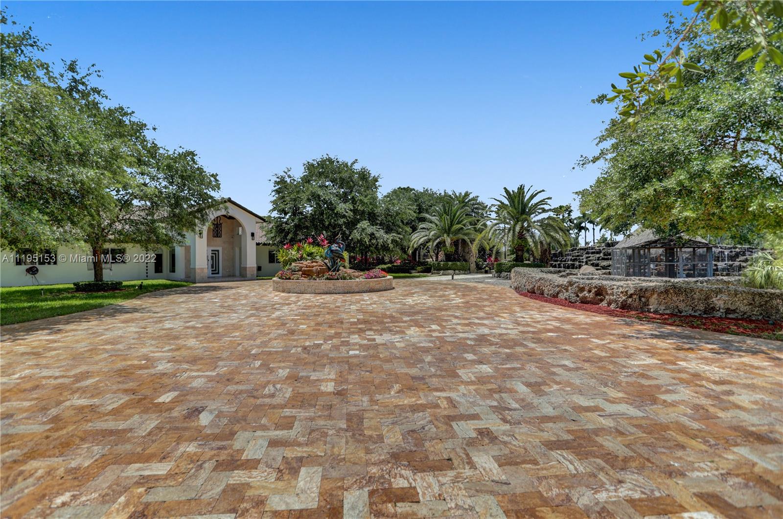Listing Photo 10