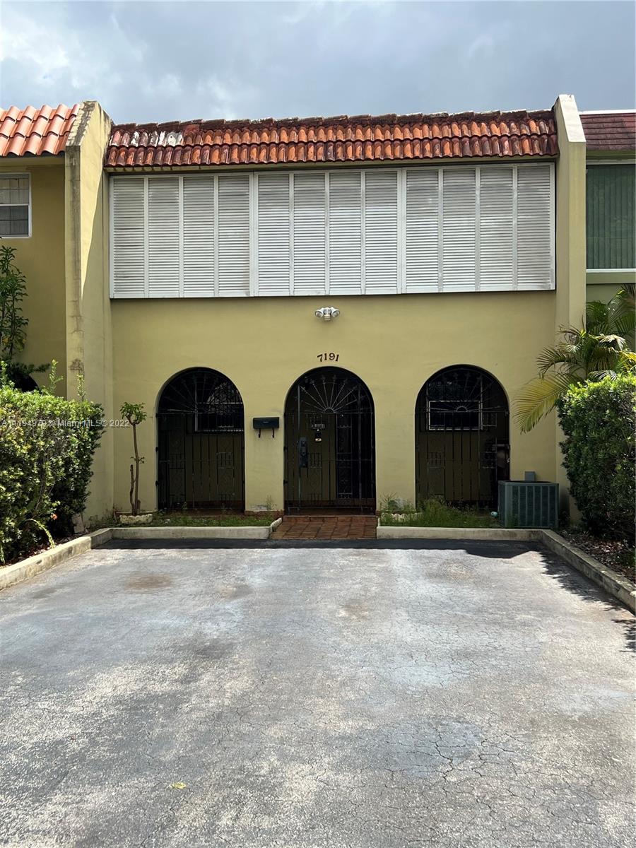 7191 W 3rd Ct, Hialeah, Florida 33014, 2 Bedrooms Bedrooms, ,2 BathroomsBathrooms,Residential,For Sale,7191 W 3rd Ct,A11194979