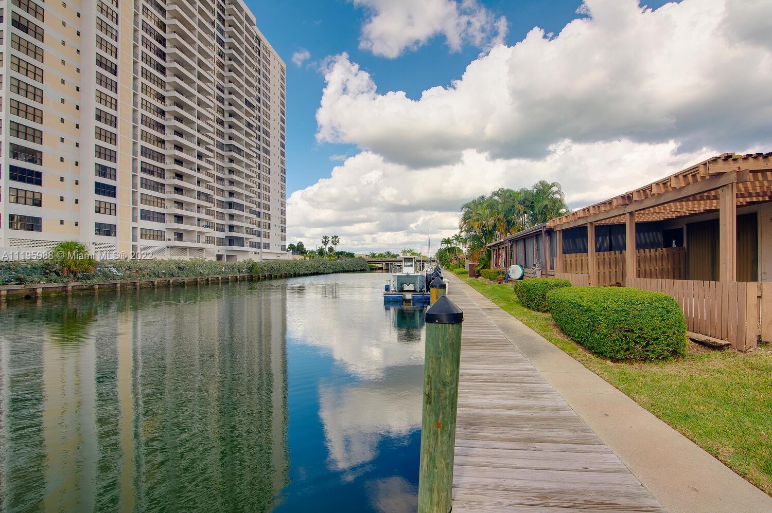 2747 S Parkview Dr 2747, Hallandale Beach, Florida 33009, 3 Bedrooms Bedrooms, ,2 BathroomsBathrooms,Residential,For Sale,2747 S Parkview Dr 2747,A11195988