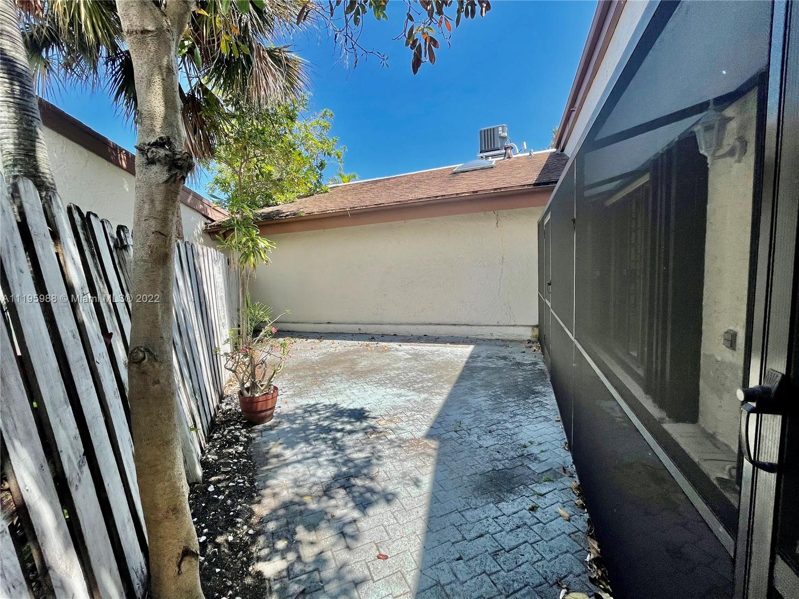 2747 S Parkview Dr 2747, Hallandale Beach, Florida 33009, 3 Bedrooms Bedrooms, ,2 BathroomsBathrooms,Residential,For Sale,2747 S Parkview Dr 2747,A11195988