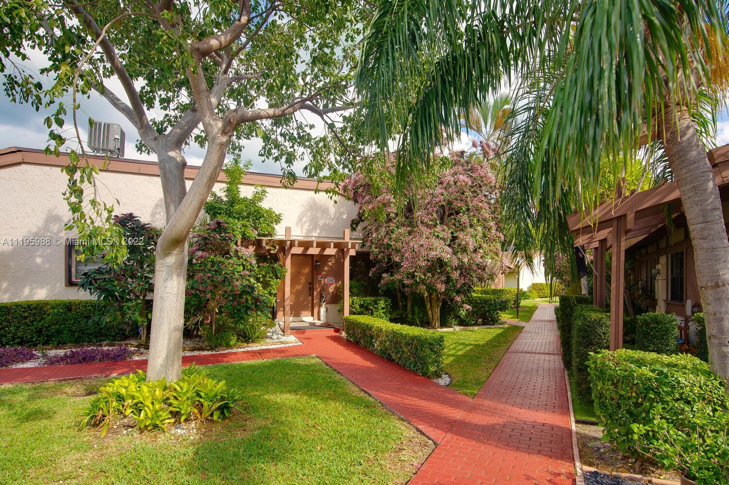 2747 S Parkview Dr 2747, Hallandale Beach, Florida 33009, 3 Bedrooms Bedrooms, ,2 BathroomsBathrooms,Residential,For Sale,2747 S Parkview Dr 2747,A11195988