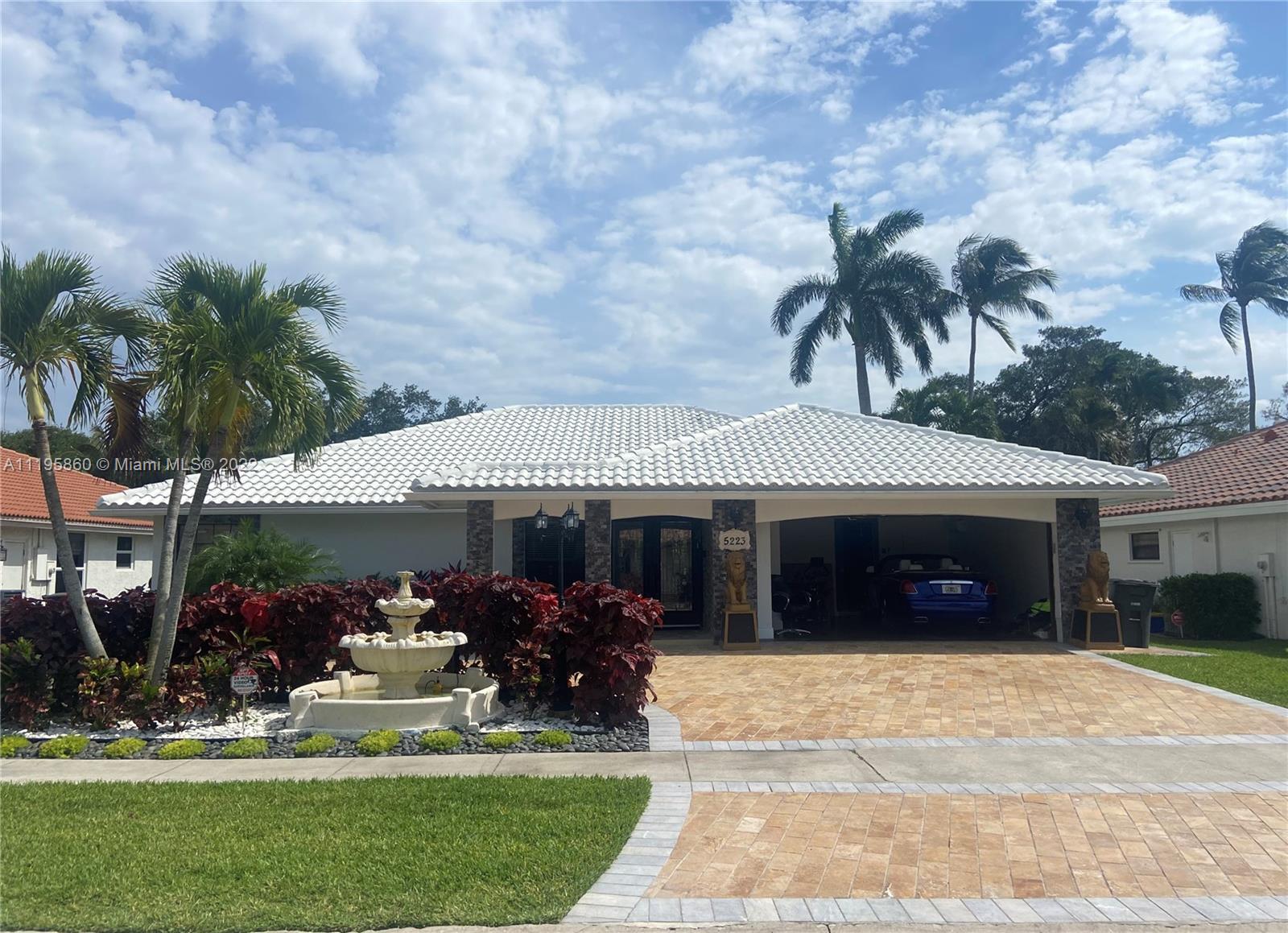 5223 Deerhurst Crescent Cir