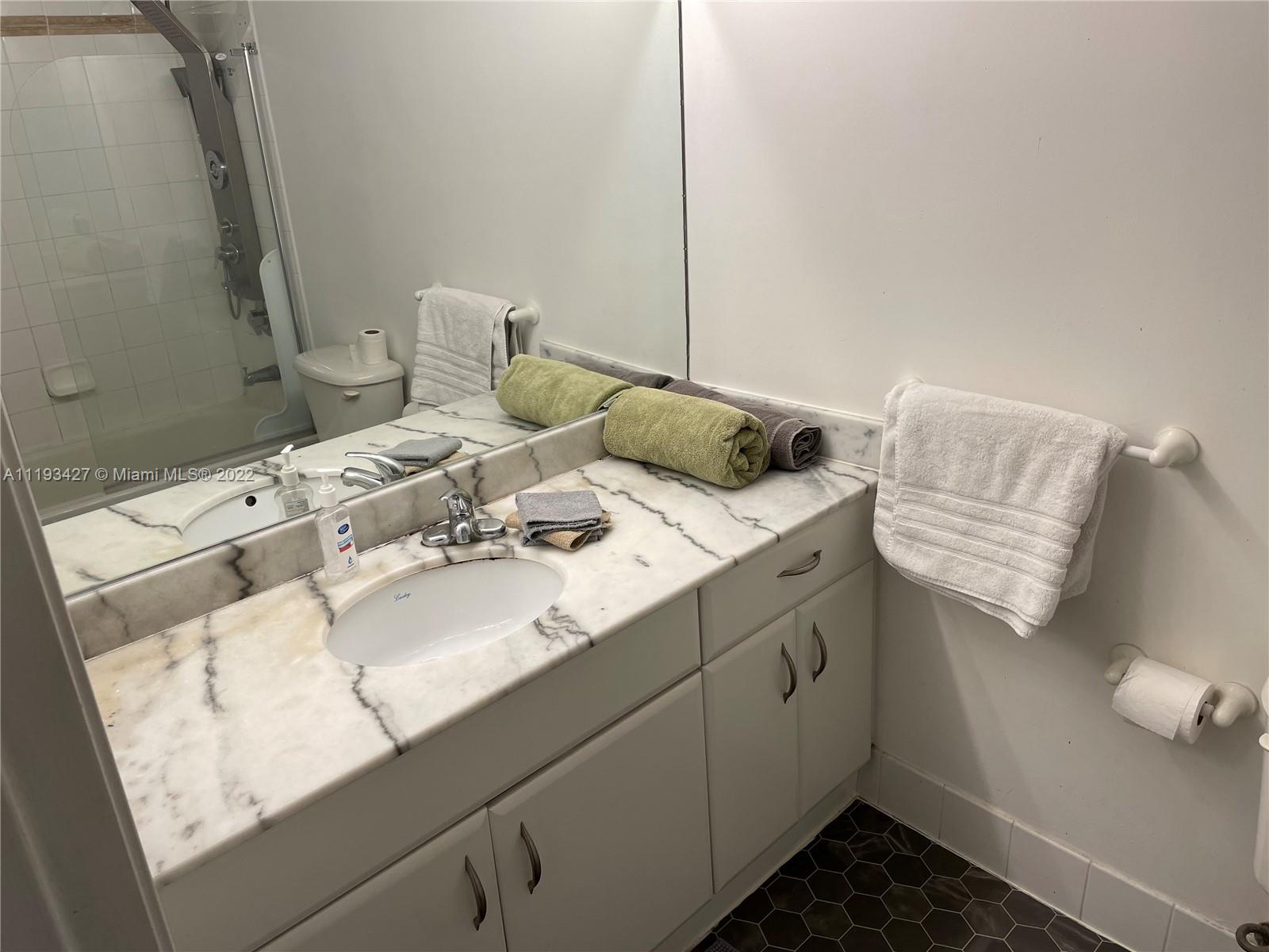 1200 Brickell Bay Dr 2510, Miami, Florida 33131, ,1 BathroomBathrooms,Residential,For Sale,1200 Brickell Bay Dr 2510,A11193427