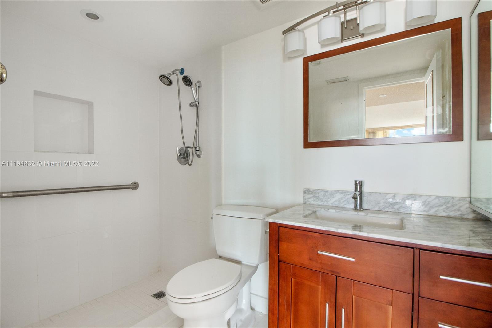 1420 Brickell Bay Dr 1206D, Miami, Florida 33131, 2 Bedrooms Bedrooms, ,2 BathroomsBathrooms,Residential,For Sale,1420 Brickell Bay Dr 1206D,A11194832