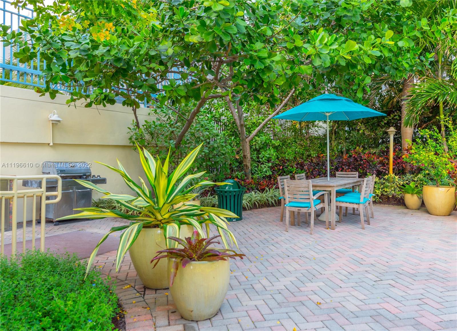 1500 Ocean Dr 704, Miami Beach, Florida 33139, 2 Bedrooms Bedrooms, ,3 BathroomsBathrooms,Residentiallease,For Rent,1500 Ocean Dr 704,A11196610