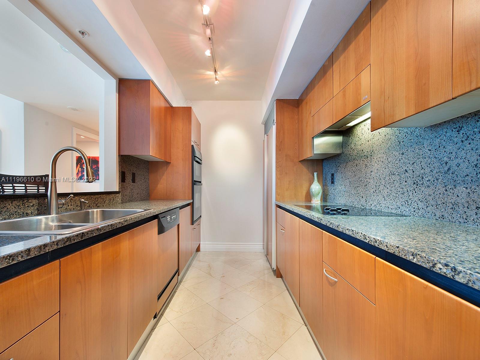 1500 Ocean Dr 704, Miami Beach, Florida 33139, 2 Bedrooms Bedrooms, ,3 BathroomsBathrooms,Residentiallease,For Rent,1500 Ocean Dr 704,A11196610