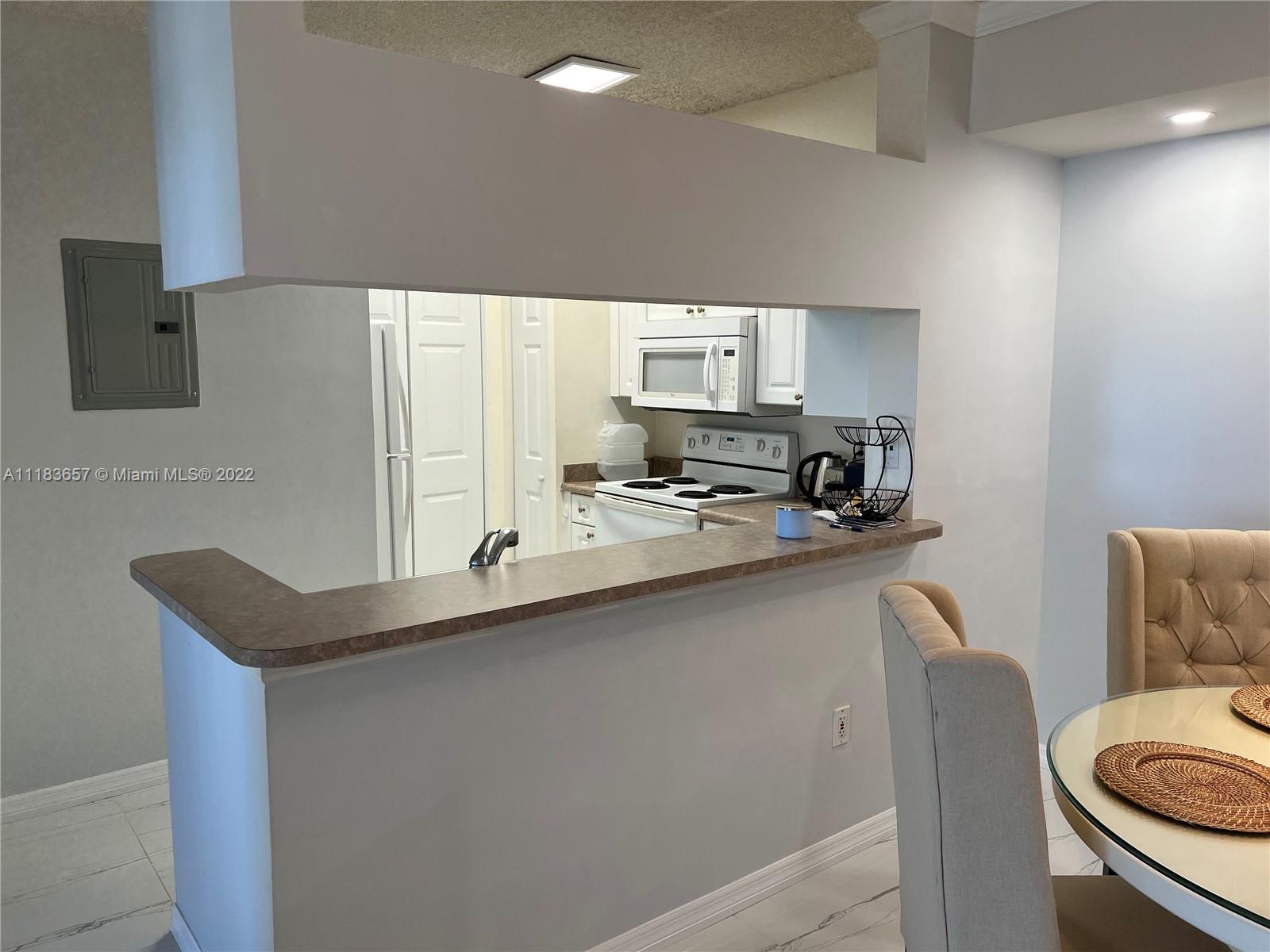 17150 N Bay Rd 2810, Sunny Isles Beach, Florida 33160, 2 Bedrooms Bedrooms, ,2 BathroomsBathrooms,Residentiallease,For Rent,17150 N Bay Rd 2810,A11183657