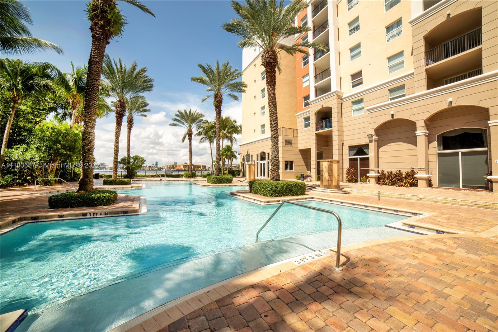 17150 N Bay Rd 2810, Sunny Isles Beach, Florida 33160, 2 Bedrooms Bedrooms, ,2 BathroomsBathrooms,Residentiallease,For Rent,17150 N Bay Rd 2810,A11183657