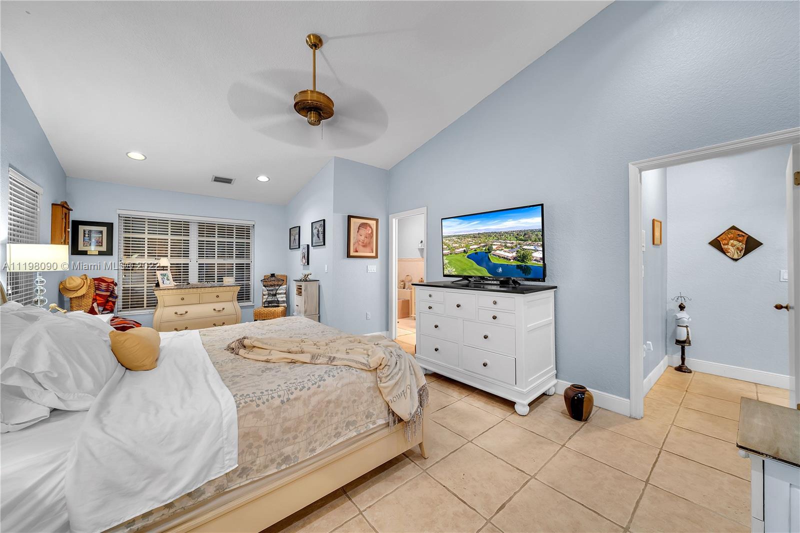 Listing Photo 25
