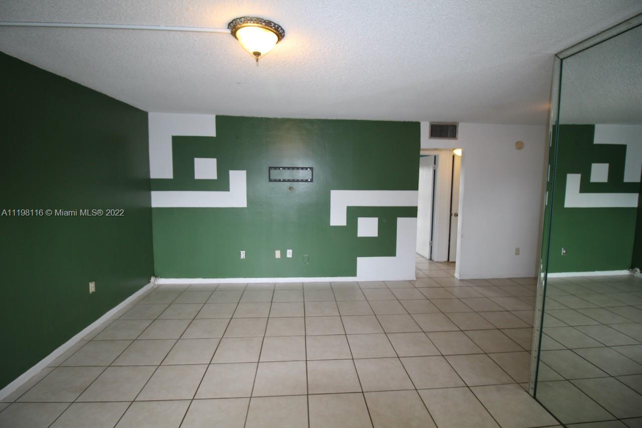 13500 NE 3rd Ct 412, North Miami, Florida 33161, 1 Bedroom Bedrooms, ,1 BathroomBathrooms,Residentiallease,For Rent,13500 NE 3rd Ct 412,A11198116