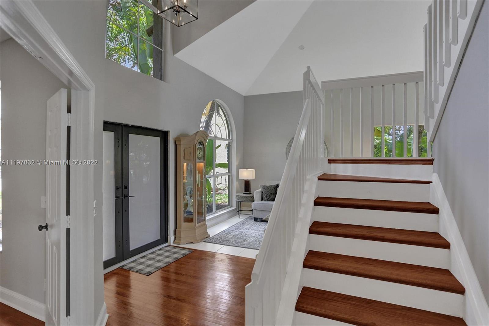 Listing Photo 12