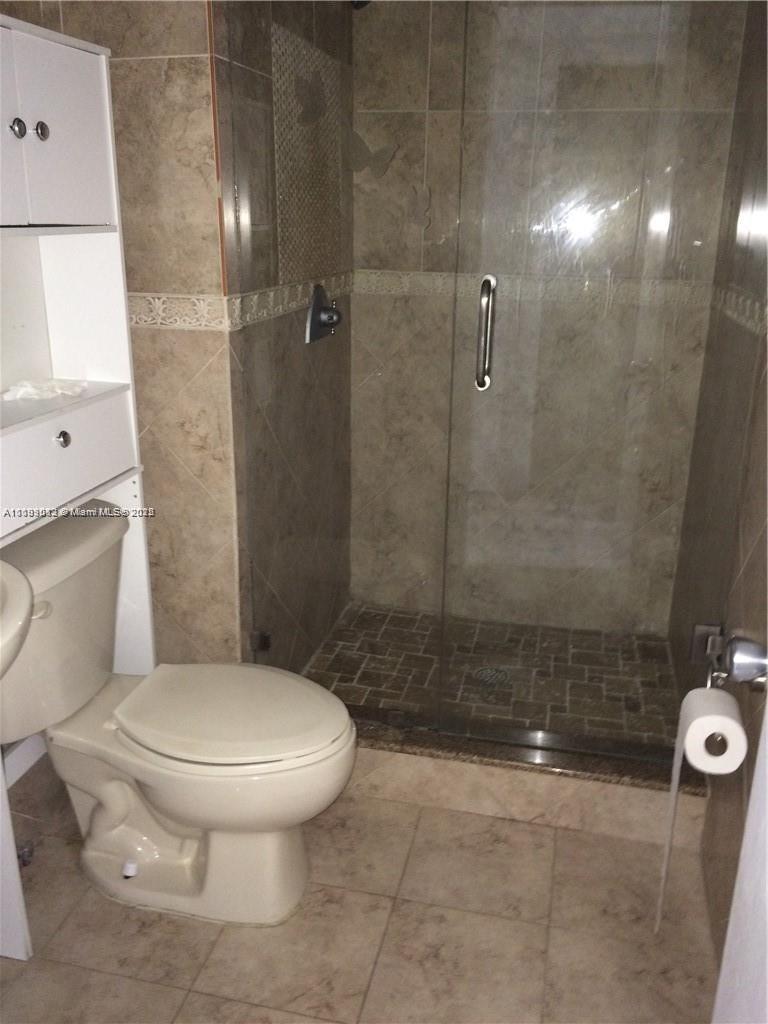 8580 NW 6th Ln 6-203, Miami, Florida 33126, 2 Bedrooms Bedrooms, ,2 BathroomsBathrooms,Residentiallease,For Rent,8580 NW 6th Ln 6-203,A11199012