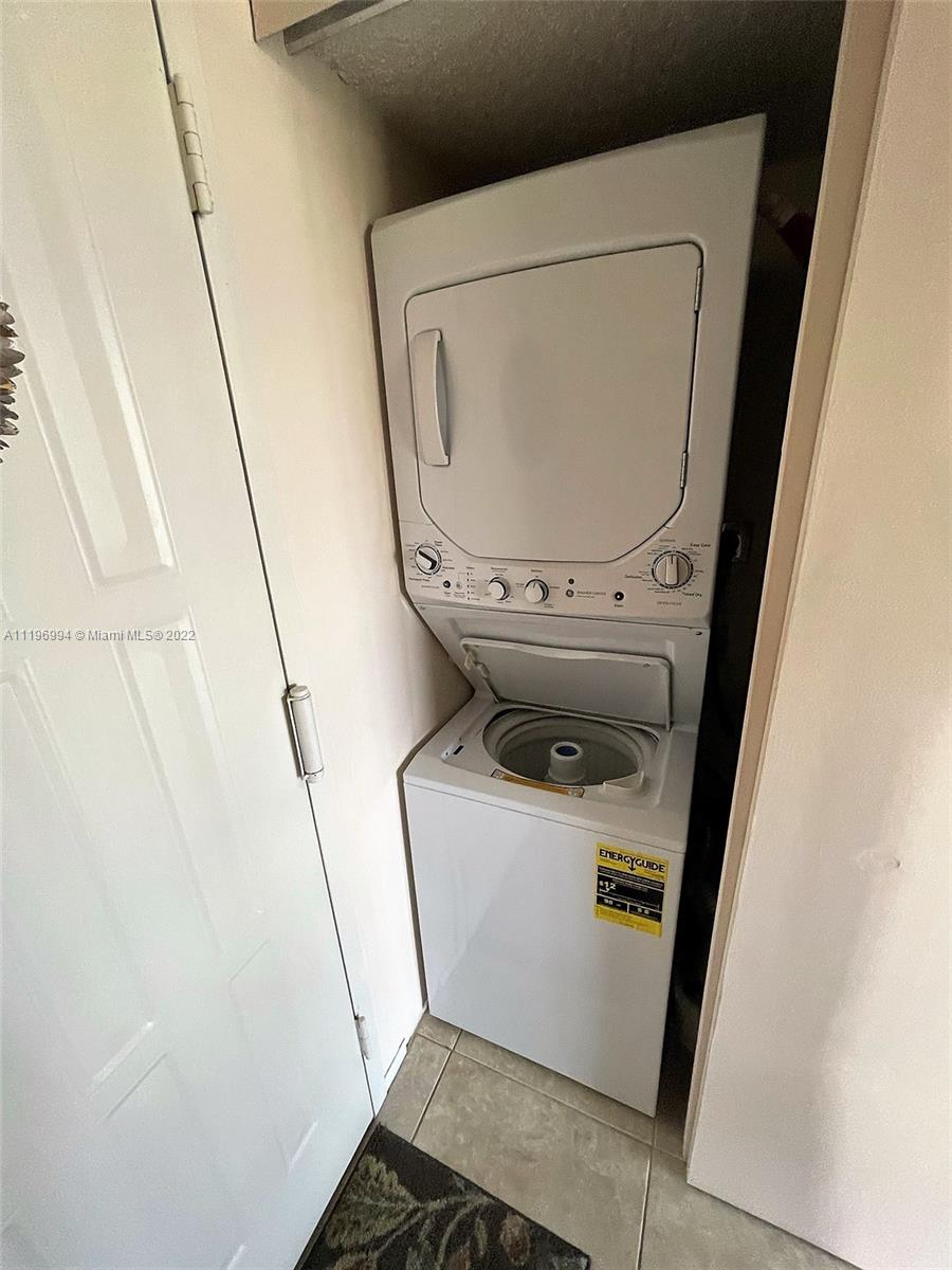 Washer/dryer in unit