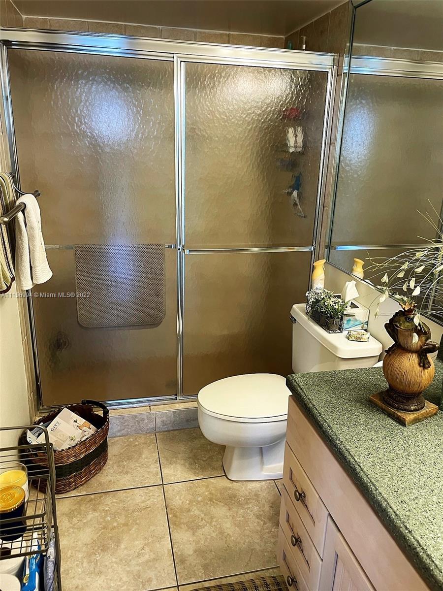 2nd bathroom