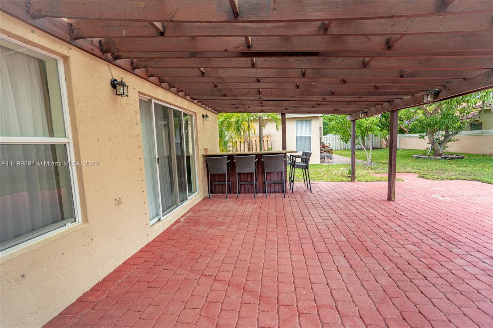 Listing Photo 11