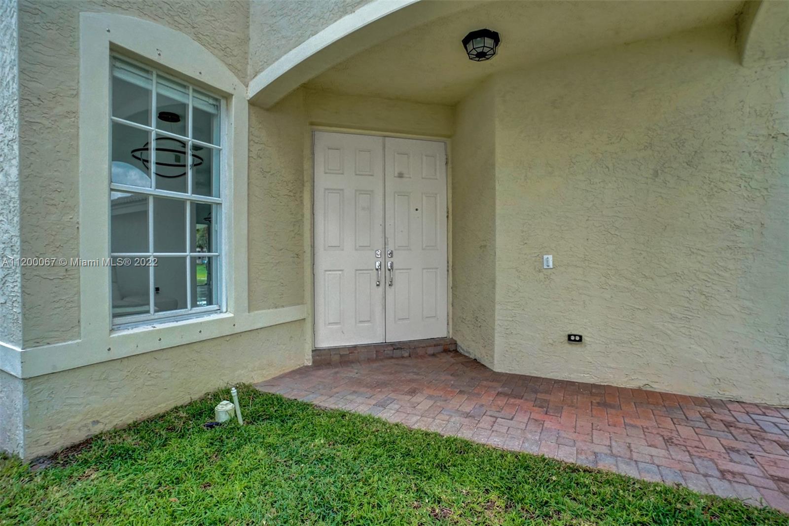 Listing Photo 9