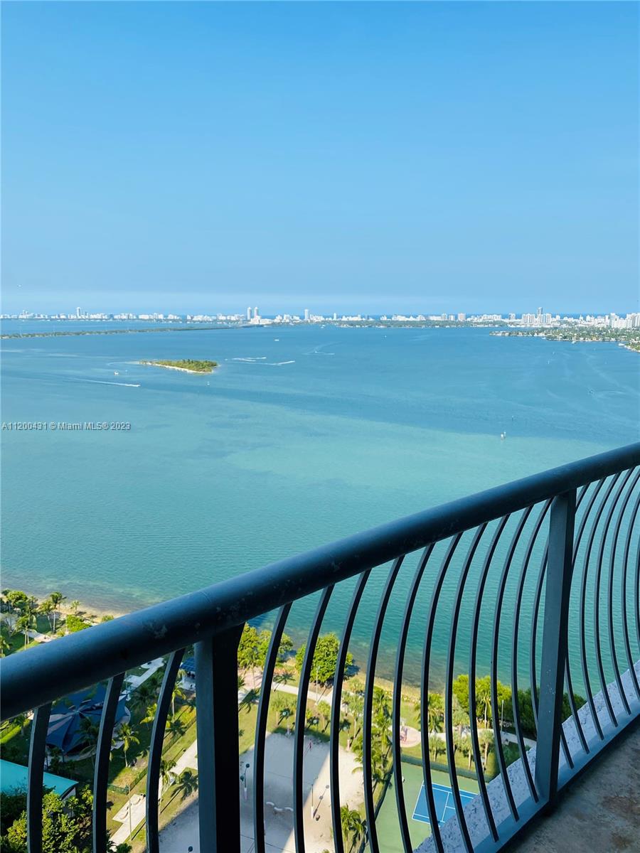 AIRBNB ALLOWED MINIMUM 30 DAYS Excellent location*WATER VIEW * fully furnished 1 Bedroom, 1 bathroom included a large balcony with views of Biscayne Bay, Ocean, and Miami skyline. Perfect layout with open kitchen, stainless steel appliances, granite counters, marble floors, washer and dryer inside the unit, and a large walking closet. Opera Building Amenities includes a fitness center and pool, spa, clubhouse, valet parking... Located at EDGEWATER, in front of Margaret Pace Park, Boley & tennis courts, open gym, walking distance tu publix, metro rail-UNIT IS RENTED FOR $3,000 FOR 7 MONTHS WILL BE VACANT IN SEPTEMBER,2023