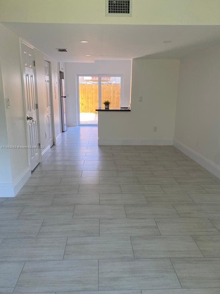 8231 NW 5th Ln 272, Miami, Florida 33126, 2 Bedrooms Bedrooms, ,2 BathroomsBathrooms,Residentiallease,For Rent,8231 NW 5th Ln 272,A11202042