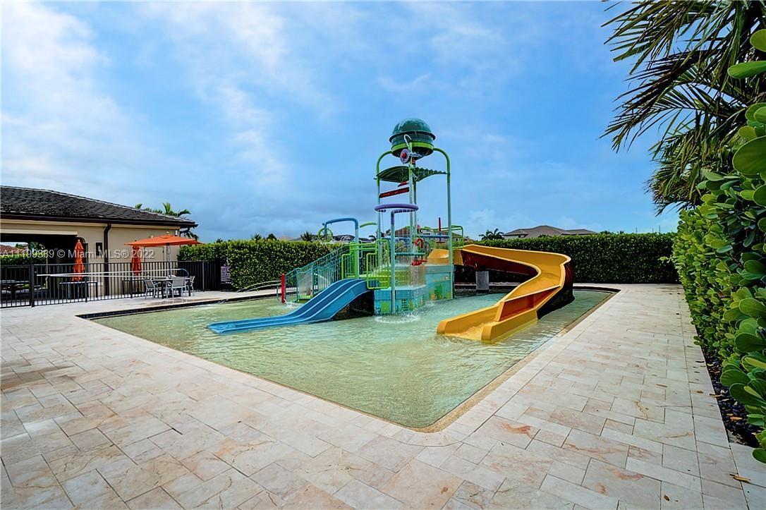 Children's Swimming Pool, Water Slides