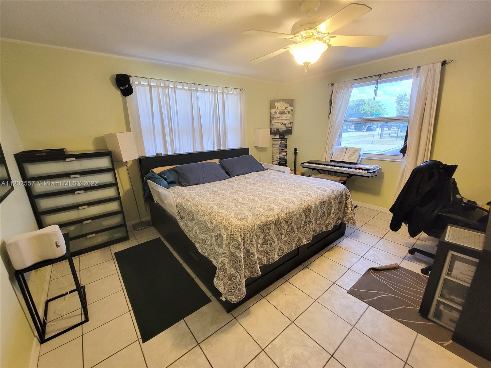Listing Photo 11