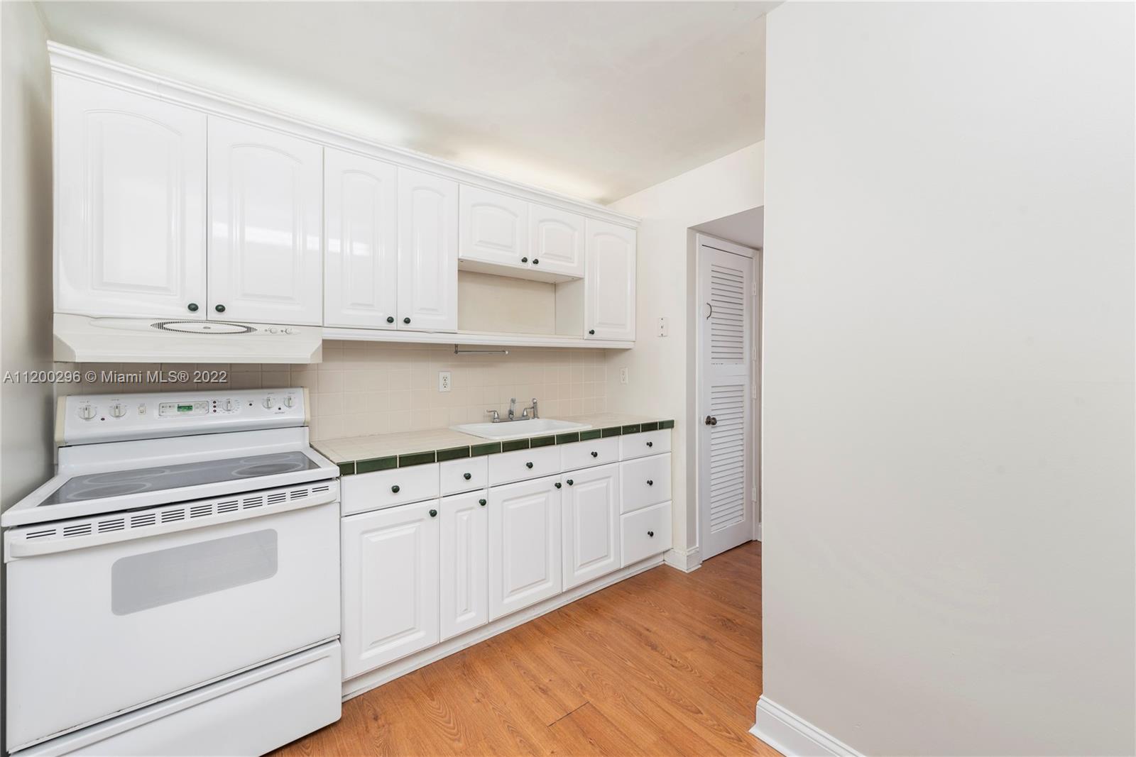Bay Harbor Islands, Florida 33154, 1 Bedroom Bedrooms, ,1 BathroomBathrooms,Residentiallease,For Rent,A11200296