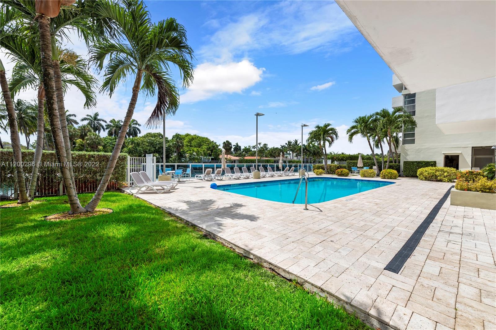 Bay Harbor Islands, Florida 33154, 1 Bedroom Bedrooms, ,1 BathroomBathrooms,Residentiallease,For Rent,A11200296