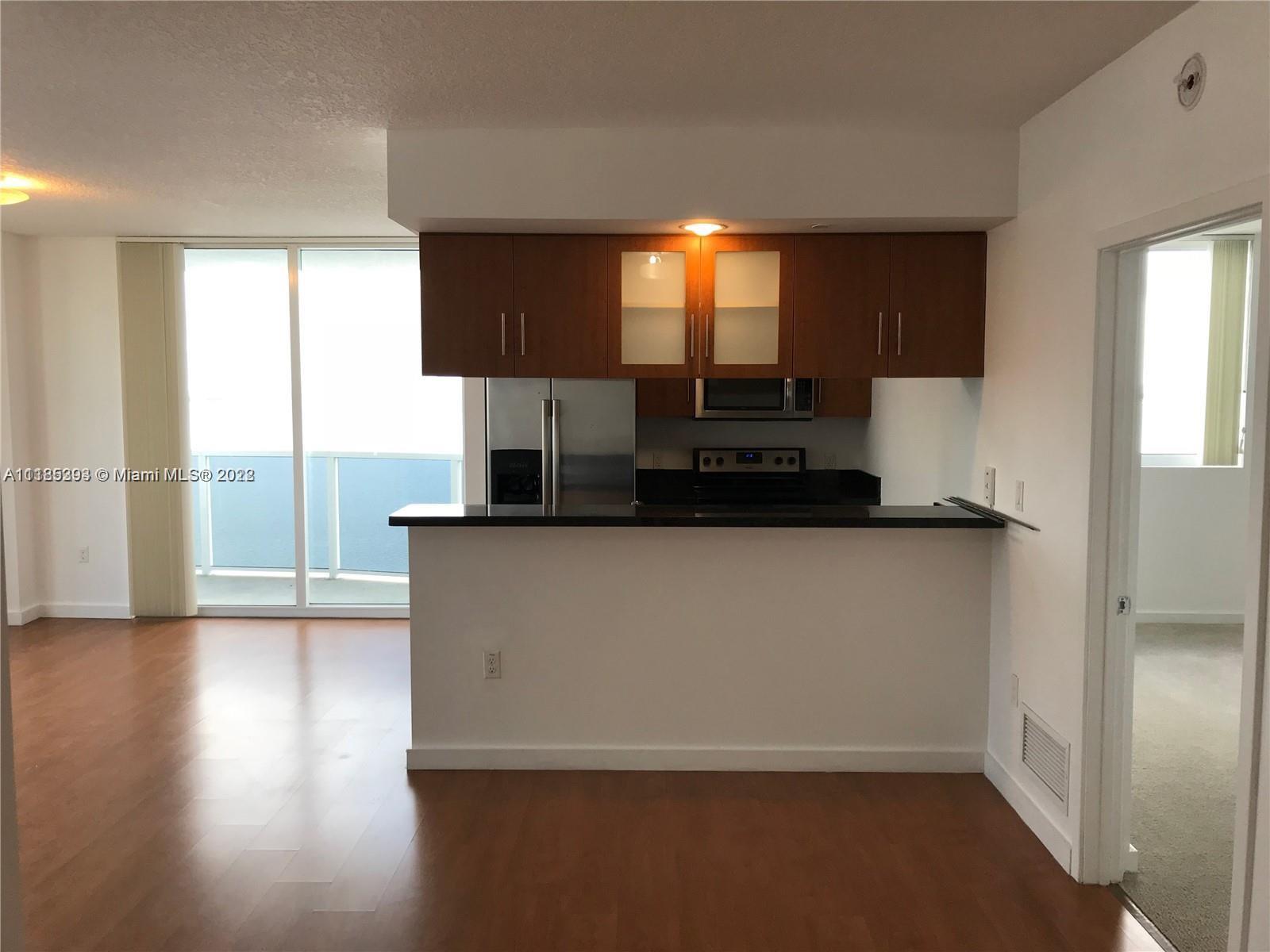 VERY LARGE 3 BEDROOM UNIT AT 23 BISCAYNE CONDO, AMAZING OCEAN VIEW FROM THE BALCONY, CONDO HAS A GREAT POOL WITH BEAUTIFUL VIEW! LARGE GYM, VERY WELL LOCATED. PLEASE TEXT ME TO SET UP A MEETING!
