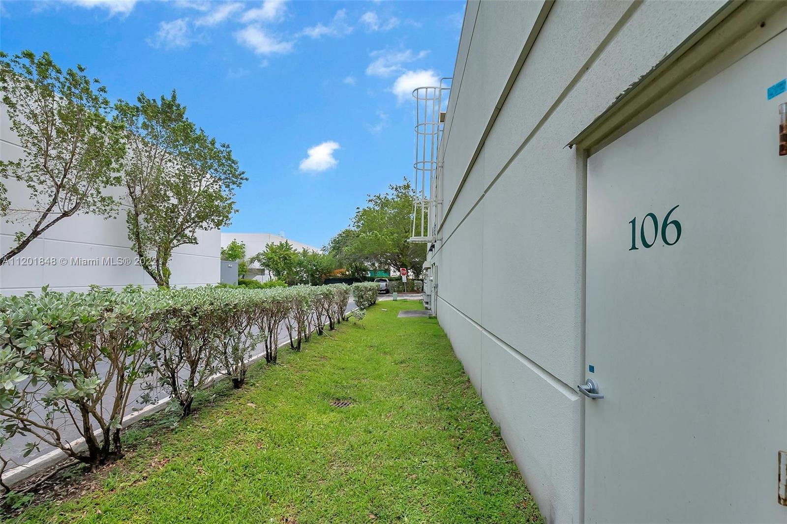 2071 NW 112th Ave 106, Sweetwater, Florida 33172, ,Commercialsale,For Sale,2071 NW 112th Ave 106,A11201848