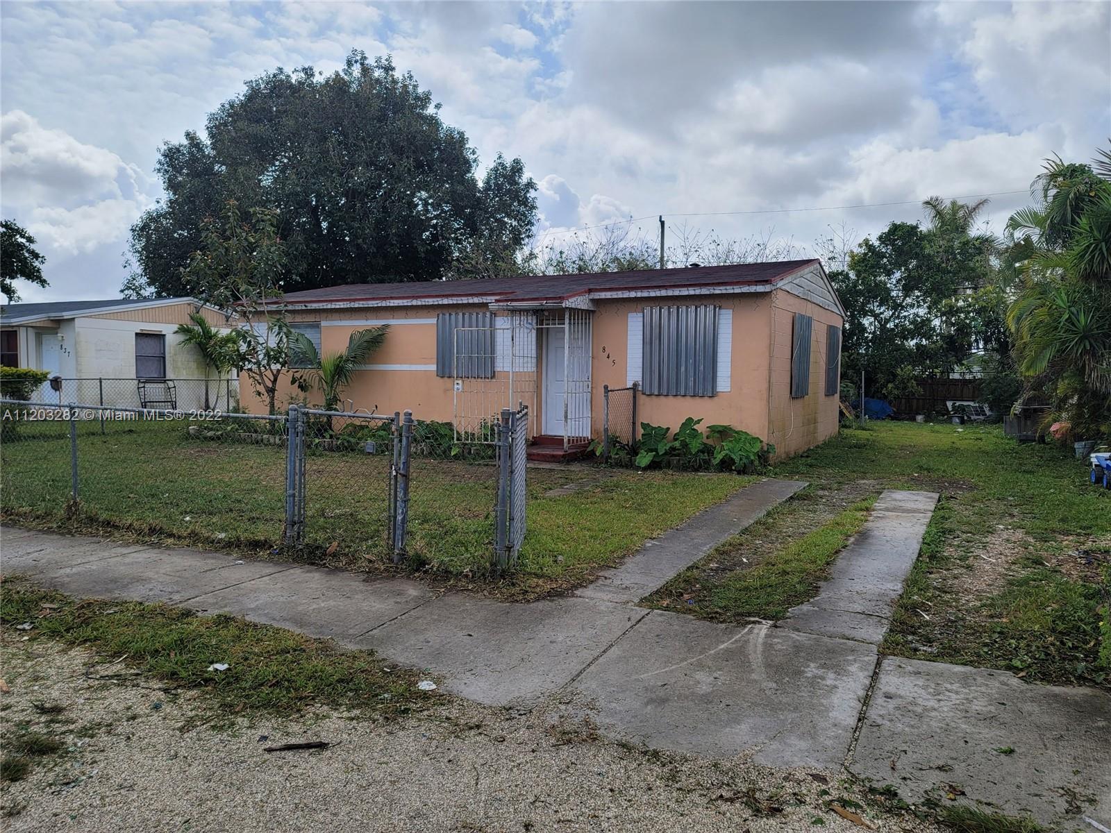 Great property for Investors seeking rental property, AS IT CONDITION, 3 bedrooms, and 1 bath, SINGLE FAMILY, FENCED,  TENANTS MONTH BY MONTH. BRING YOUR BUYERS!!