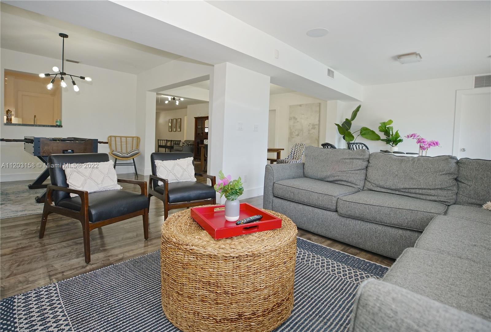 Listing Photo 10