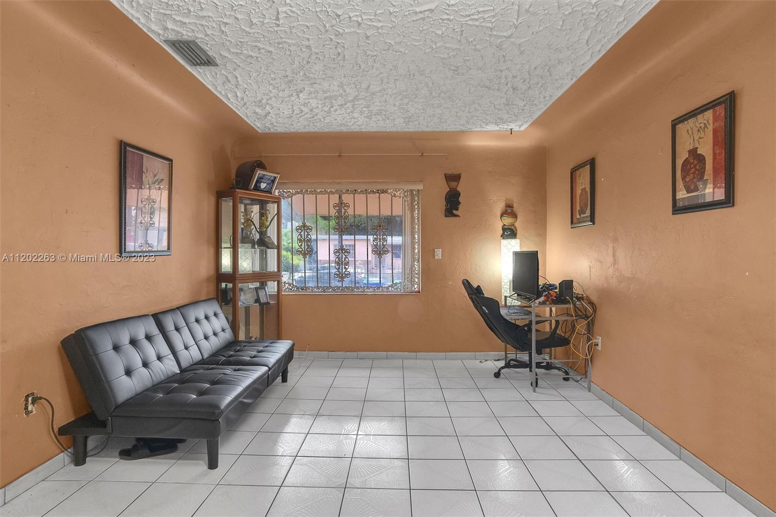 Listing Photo 0
