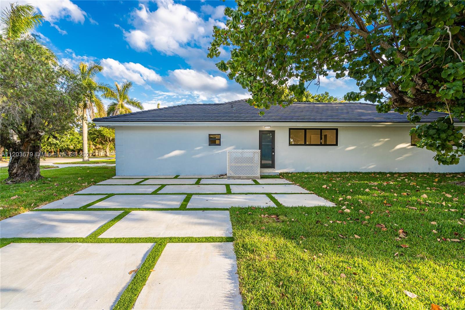 11600 SW 72nd Ave, Pinecrest, Florida 33156, 5 Bedrooms Bedrooms, ,3 BathroomsBathrooms,Residential,For Sale,11600 SW 72nd Ave,A11203679