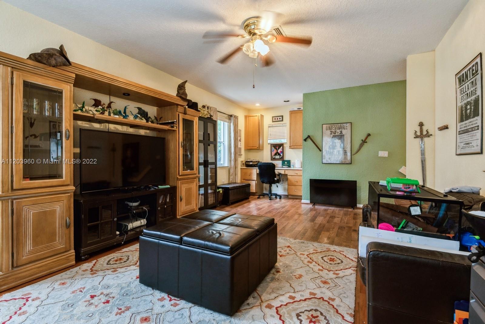 Listing Photo 9