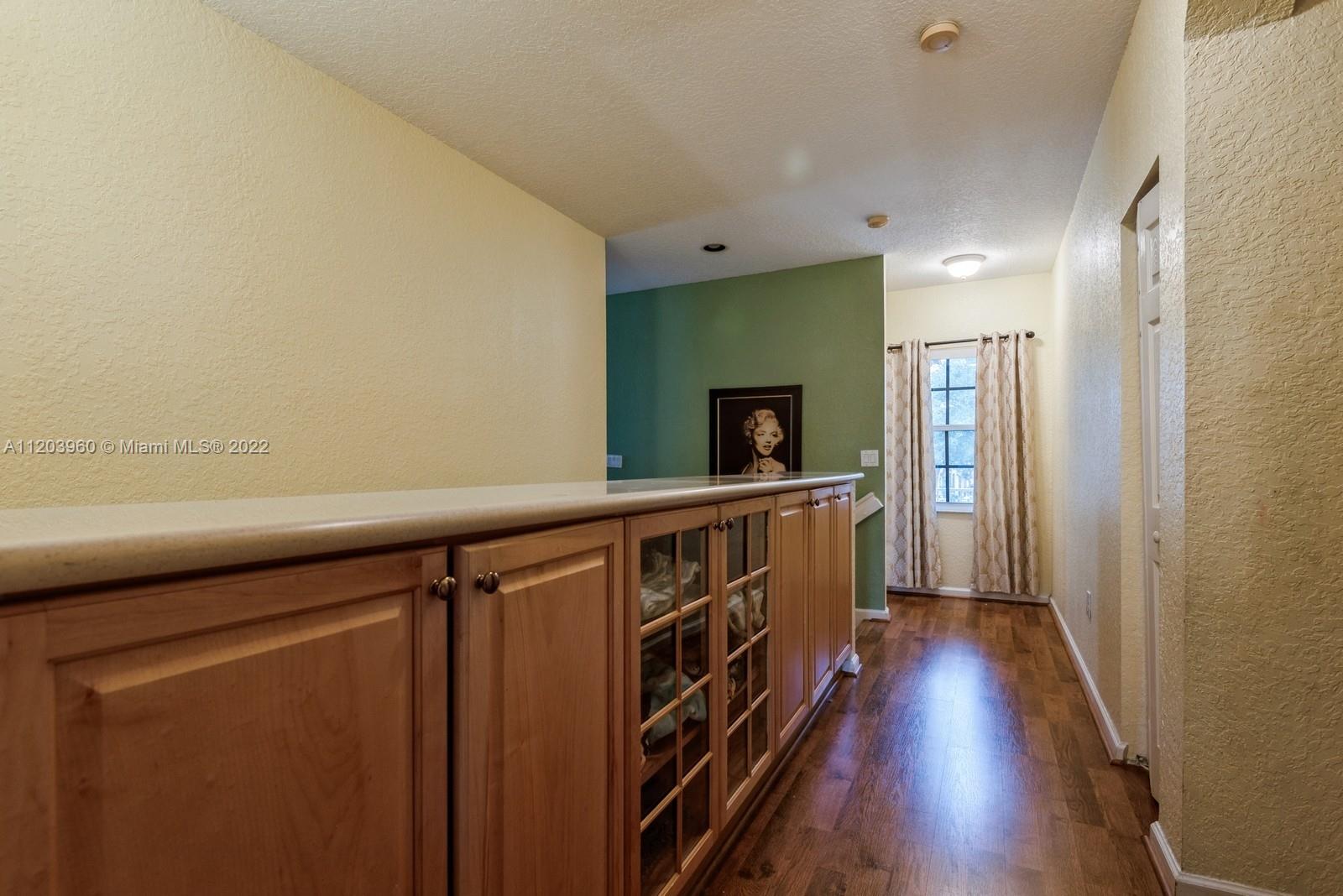 Listing Photo 11