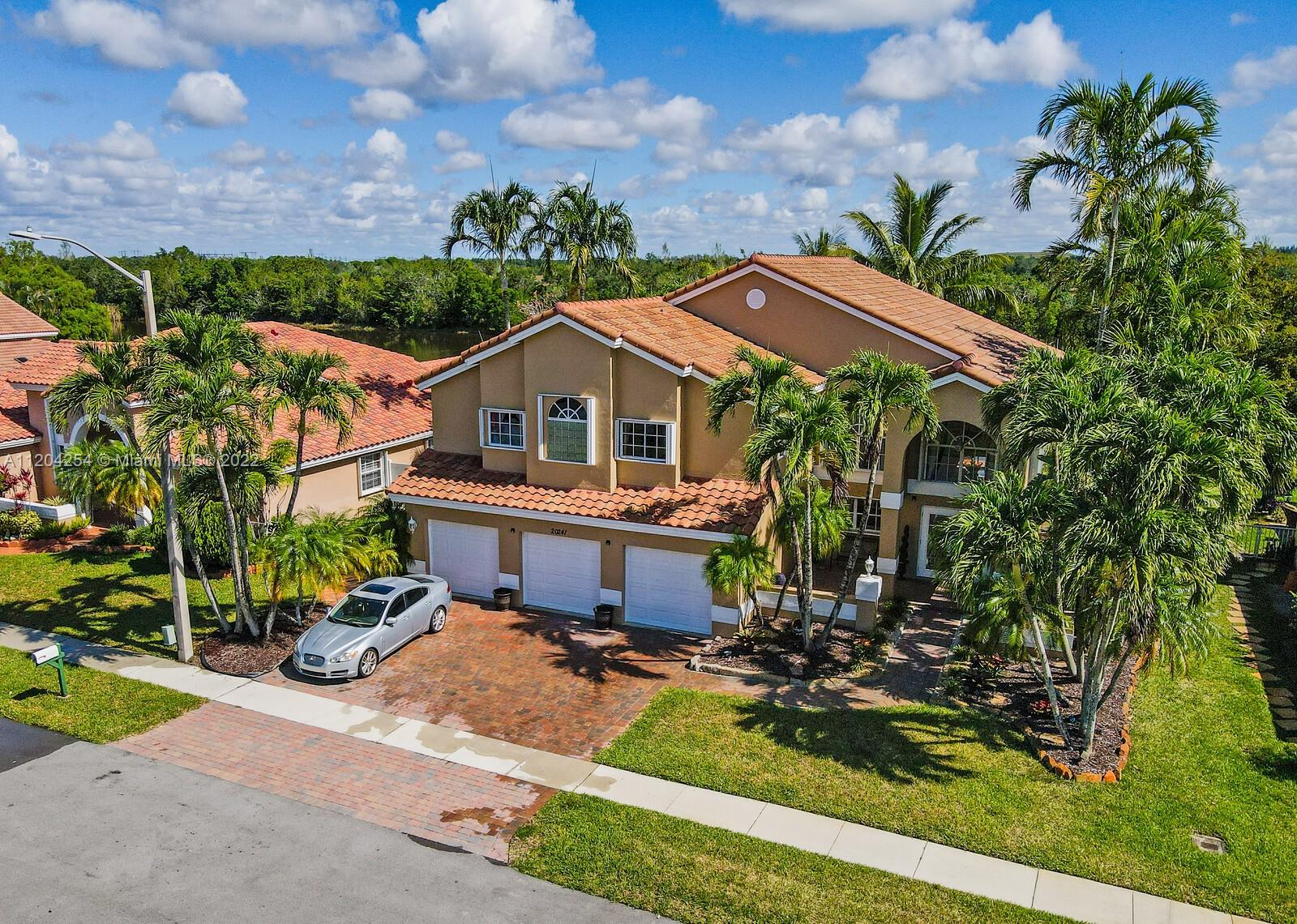 Listing Photo 1