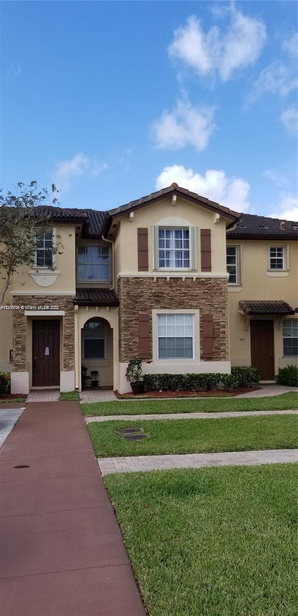 BEAUTIFUL TOWN HOUSE 2 BEDS 2 BATH PLUS HALF BATHS TILE AND CARPET FLOORS, OPEN PATIO, WALKING CLOSET, 1 PARKING SPACE ASSIGNED PLUS 1 MORE AUTHORIZE, CENTRALLY LOCATED AT THE BEST CLOSED COMMUNITY IN THE AREA.