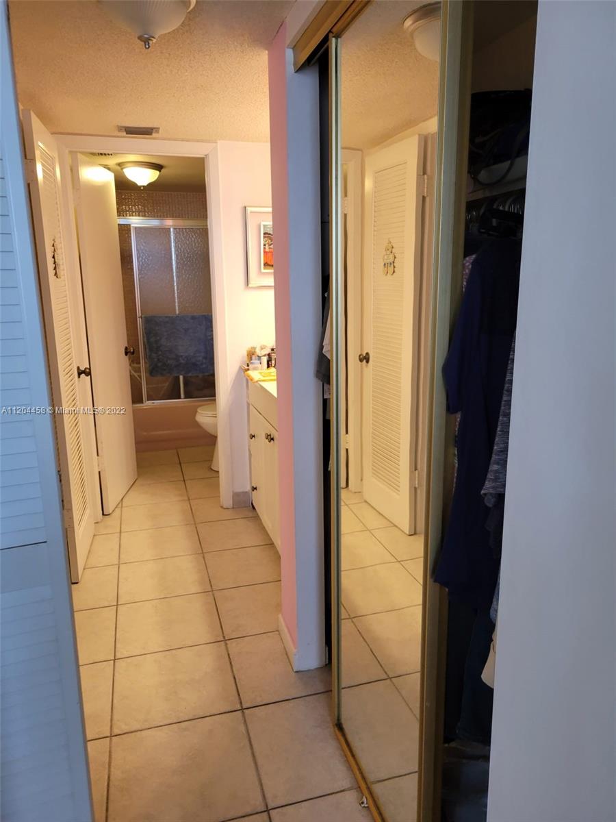 18071 Biscayne Blvd 803, Aventura, Florida 33160, 1 Bedroom Bedrooms, ,1 BathroomBathrooms,Residential,For Sale,18071 Biscayne Blvd 803,A11204458