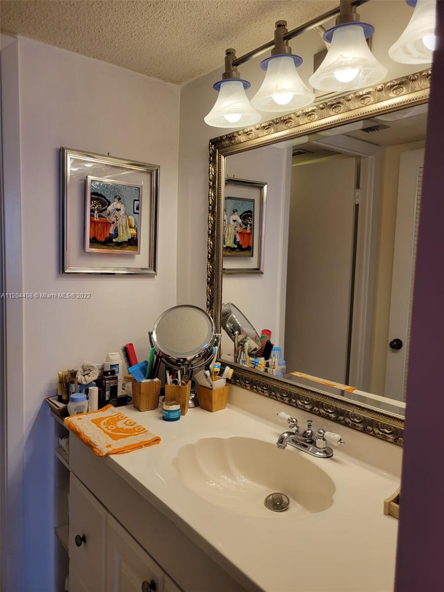 18071 Biscayne Blvd 803, Aventura, Florida 33160, 1 Bedroom Bedrooms, ,1 BathroomBathrooms,Residential,For Sale,18071 Biscayne Blvd 803,A11204458