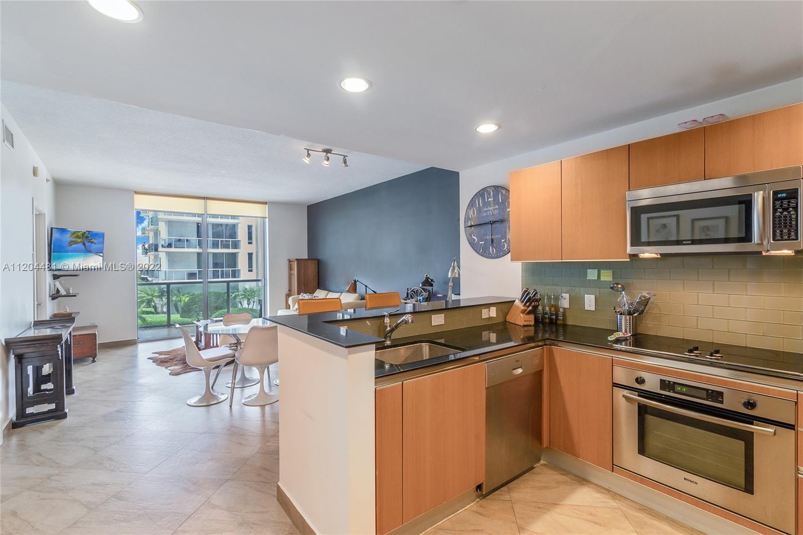 Beautiful Furnished apartment on Brickell Ave. Porcelain floors, Gourmet Open Kitchen format, Washer/Dryer, Pool View and towel Service. Great amenities including Pool Room, message room, virtual golf room, Gym, and Wine Room. Walking distance to Markets, Bars and Restaurants. Minutes from Metro Rail and Monorail. Common area deposit required by association and paid by landlord. Frist, last and Security deposit.