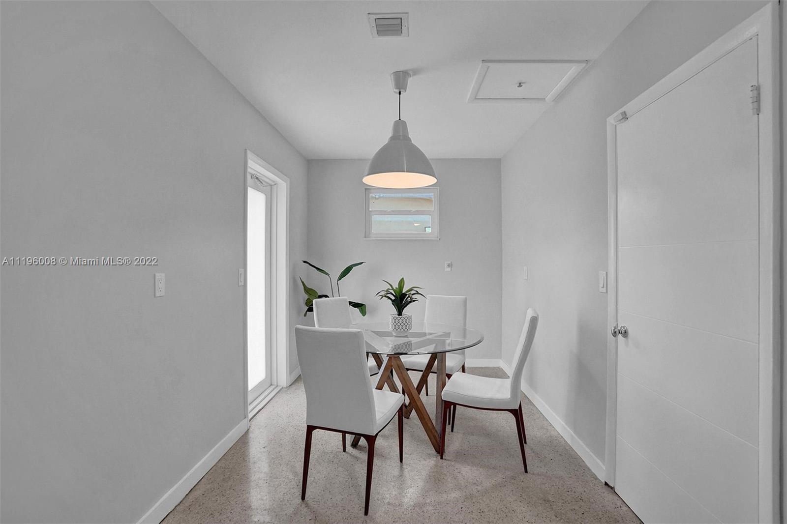 Listing Photo 8