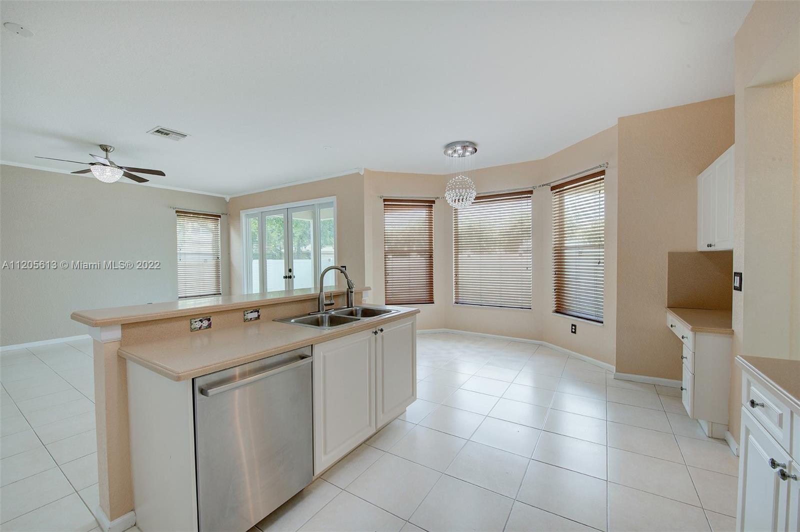 Listing Photo 17