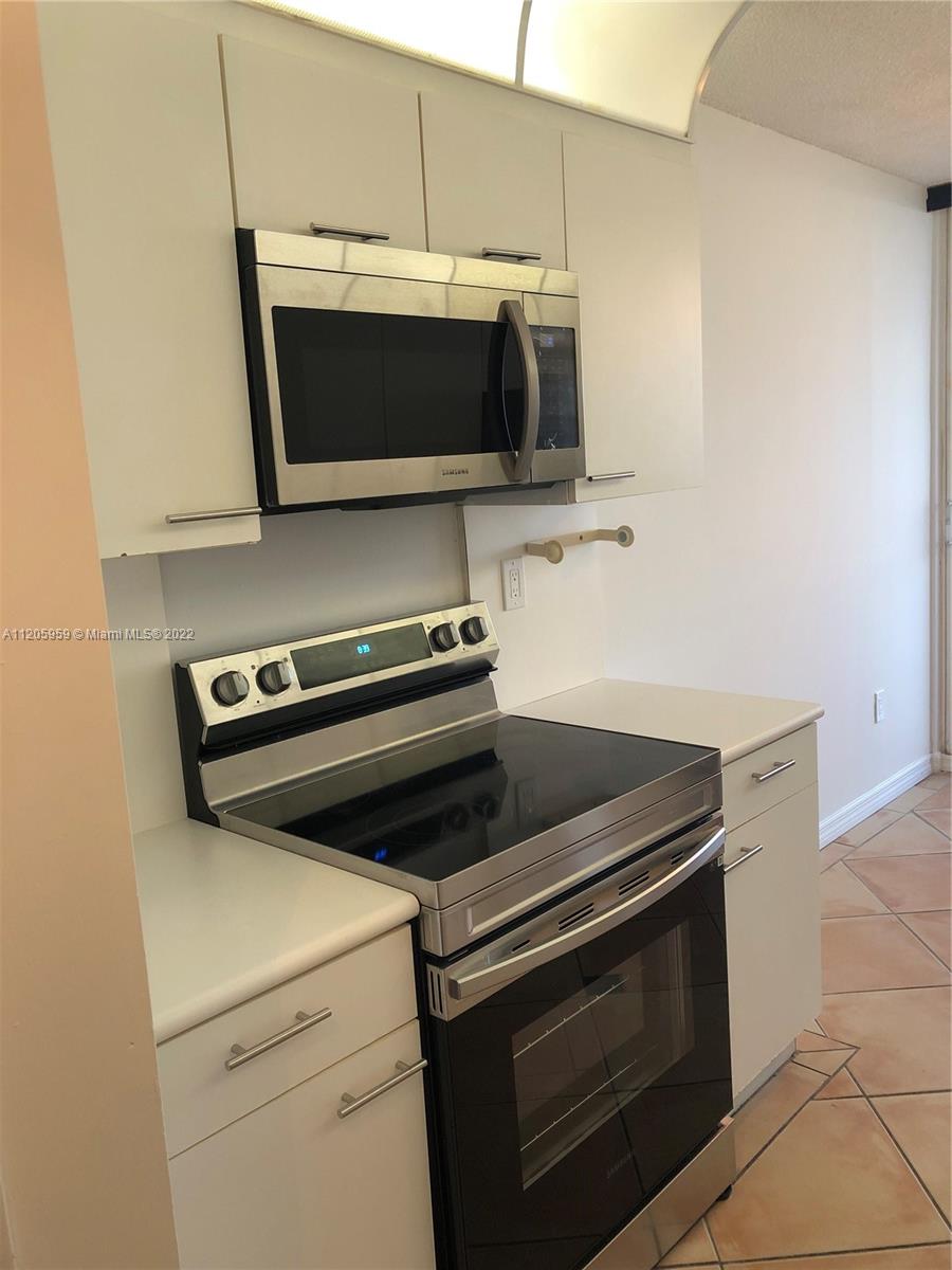 9341 Collins Ave 402, Surfside, Florida 33154, 2 Bedrooms Bedrooms, ,2 BathroomsBathrooms,Residentiallease,For Rent,9341 Collins Ave 402,A11205959