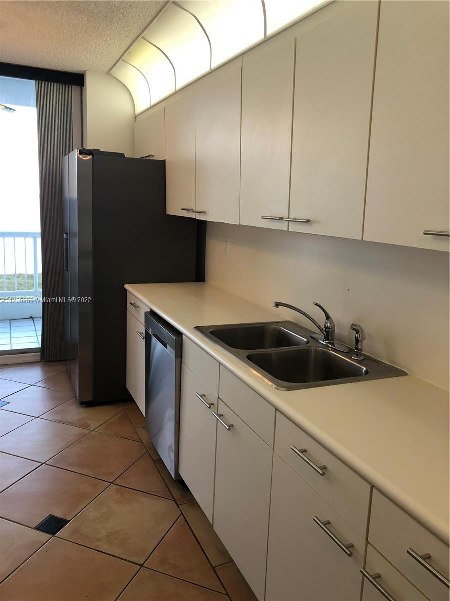 9341 Collins Ave 402, Surfside, Florida 33154, 2 Bedrooms Bedrooms, ,2 BathroomsBathrooms,Residentiallease,For Rent,9341 Collins Ave 402,A11205959