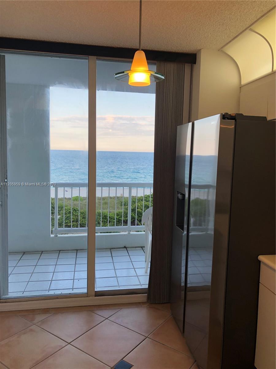 9341 Collins Ave 402, Surfside, Florida 33154, 2 Bedrooms Bedrooms, ,2 BathroomsBathrooms,Residentiallease,For Rent,9341 Collins Ave 402,A11205959