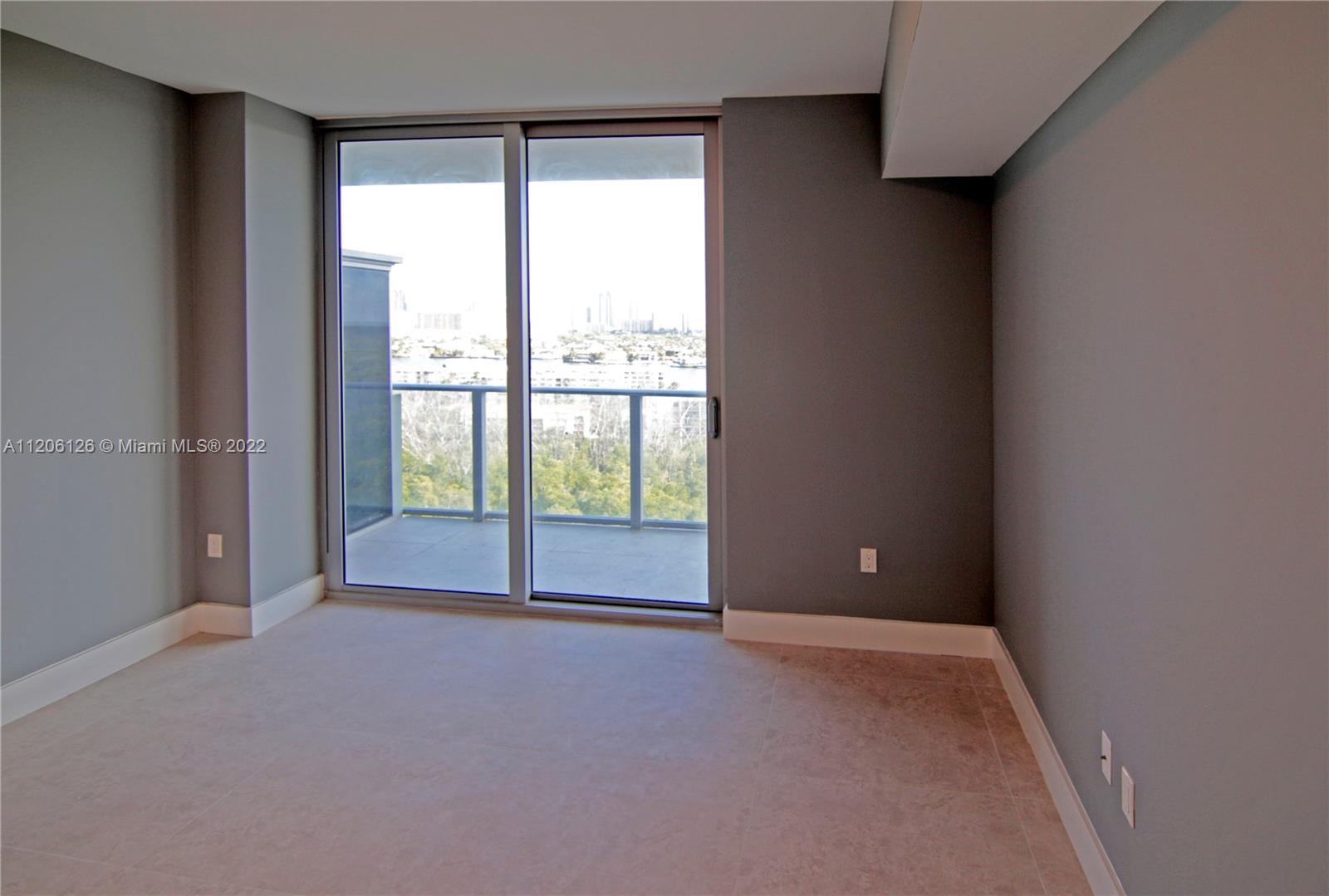 Masteroom with walk in Closet done !