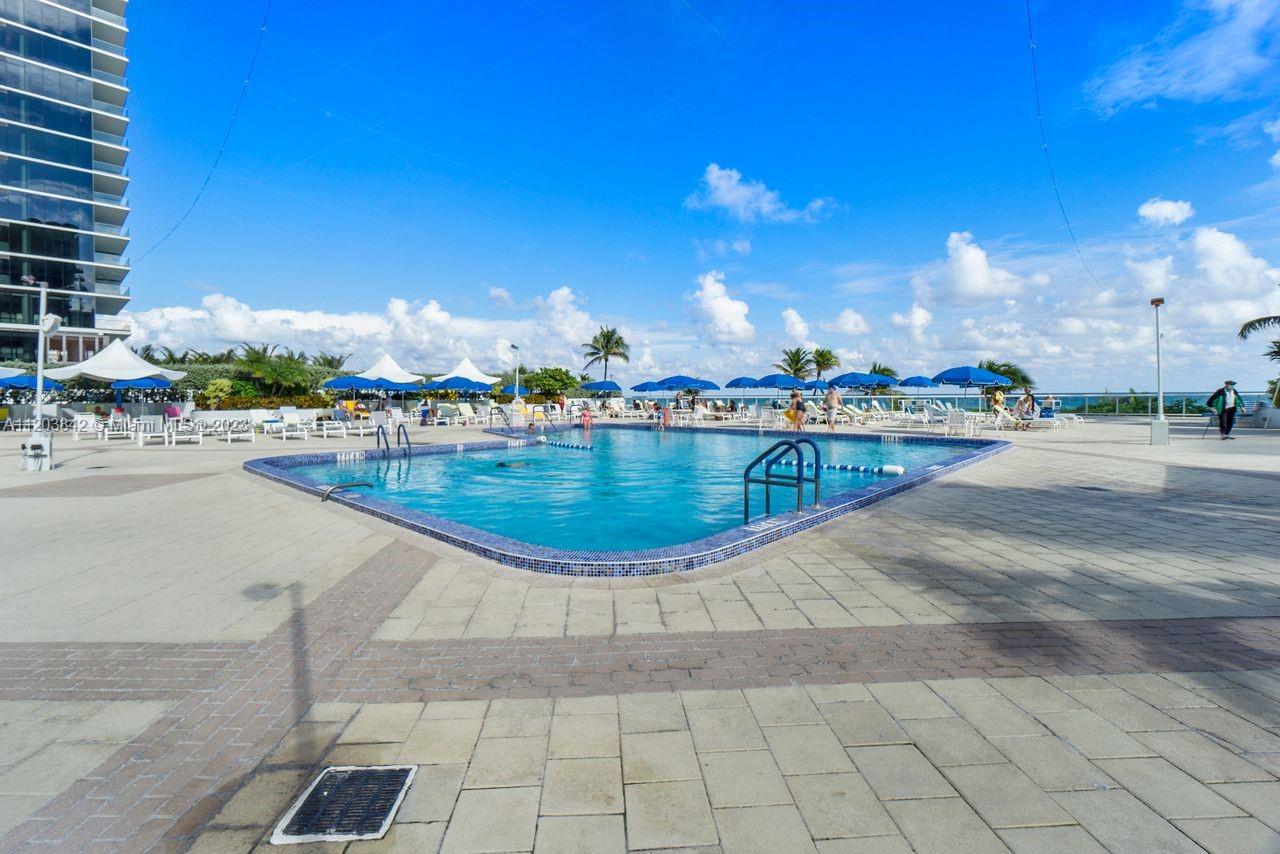 PARKER PLAZA POOLDECK LOOKING EAST