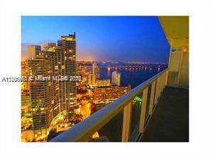 SPACIOUS 2/2.5 WITH SPLIT PLAN LAYOUT AND STUNNING VIEWS OF CITY AND BAY. 2 LARGE BEDROOMS, 2 BALCONIES, &  2 PARKING SPACES. QUANTUM ON THE BAY OFFERS GREAT AMENITIES WITH  MARGARET PACE PARK RIGHT ACROSS THE STREET. ENJOY THE ULTIMATE MIAMI LIFESTYLE MINUTES FROM DOWNTOWN, MIDTOWN, WYNWOOD AND THE DESIGN DISTRICT. TENANT OCCUPIED THROUGH JULY 2022. CALL LA WITH 24 HR ADVANCE NOTICE FOR SHOWINGS.