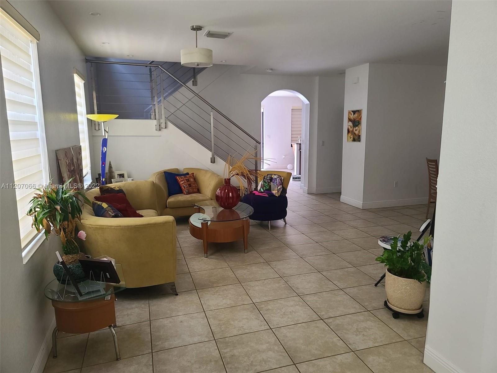 8852 W 34th Ct, Hialeah, Florida image 3