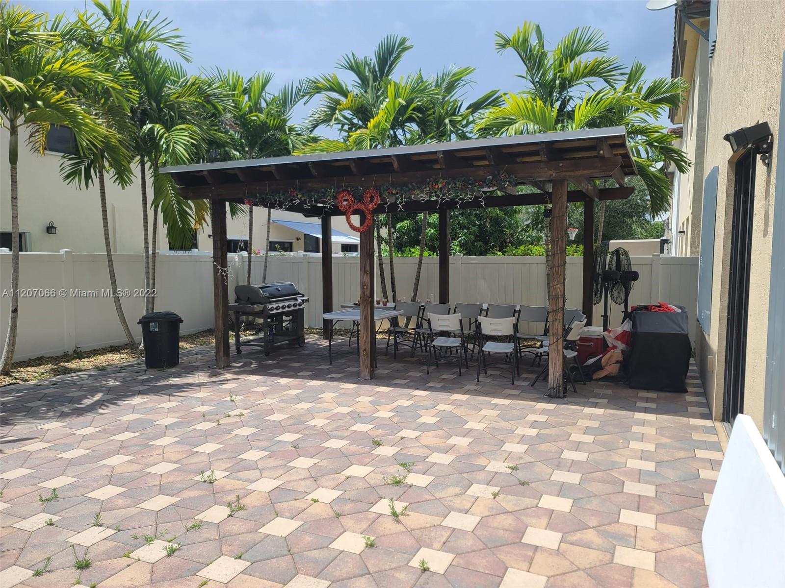 8852 W 34th Ct, Hialeah, Florida image 7