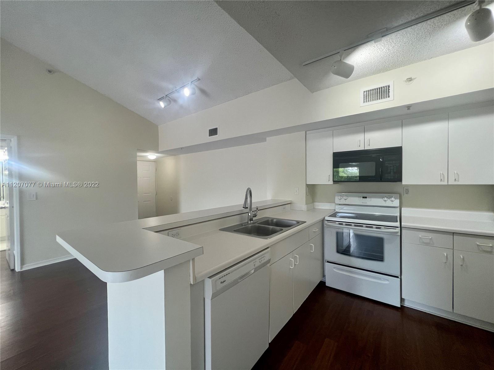 2600 S University Dr 307, Davie, Florida 33328, 2 Bedrooms Bedrooms, ,2 BathroomsBathrooms,Residential,For Sale,2600 S University Dr 307,A11207077
